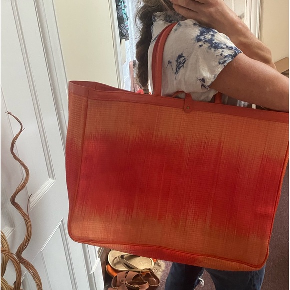 Flora Bella Cascais-Papaya
Leather Large Bag Brand New - Picture 10 of 11